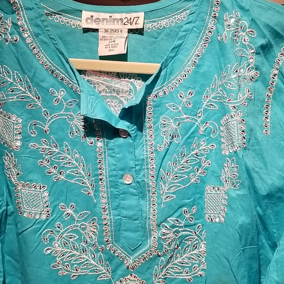 Top - Picture 2 of 3